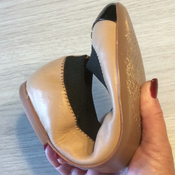 Tory Burch Tan Travel Leather Ballet Slipper Flats - Picture 14 of 16